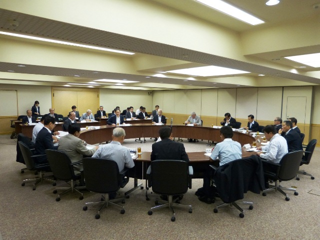 政策推進委員会　会議模様