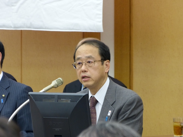 講演を行う和泉・内閣総理大臣補佐官
