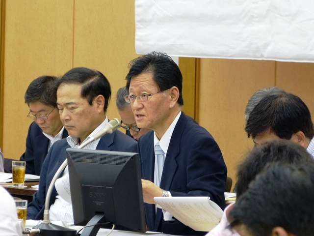 地方財政をめぐる諸課題について講演する神野・地方財政審議会会長