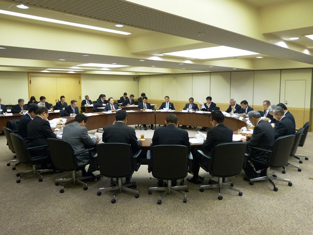 政策推進委員会を開催(平成25年11月14日)