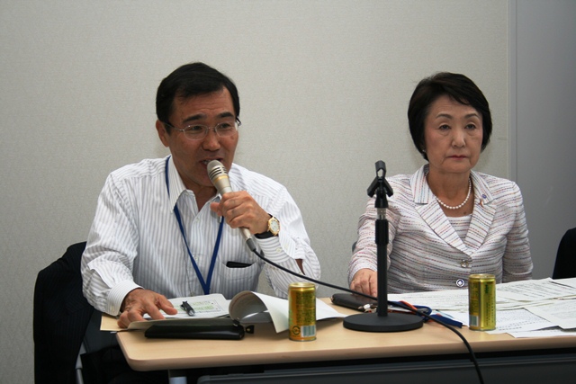 (写真)　森・鹿児島市長（左）、林・横浜市長（右）