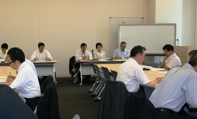 (写真)　会議風景